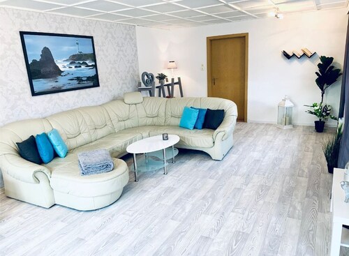 KAPITÄNS HUS - GANZES HAUS nur 300m zum Strand mit Infrarotsauna, großer Garten,