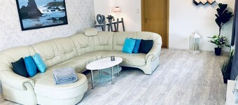 KapitĂ€ns HUS - Ganzes Haus nur 300m zum Strand mit Infrarotsauna, GroĂer Garten, Kamin, Whirlpool -