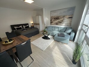 Unclassified image, 2 of 20, button - Seestern - Ferienwohnung Seestern Inkl. Stellplatz + Garten (Rostock)