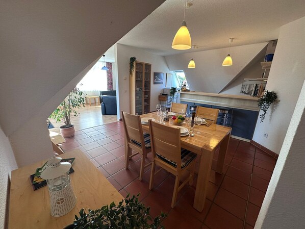 Unclassified image, 1 of 31, button