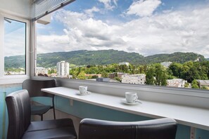 Dining - Apartment 'Am Bodensee' with Mountain View, Shared Garden and Wi-Fi (Bregenz)