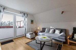 TV - Apartment 'Ferienwohnung Kappeln - Kiekut 11' with Balcony and Wi-Fi (Kappeln)