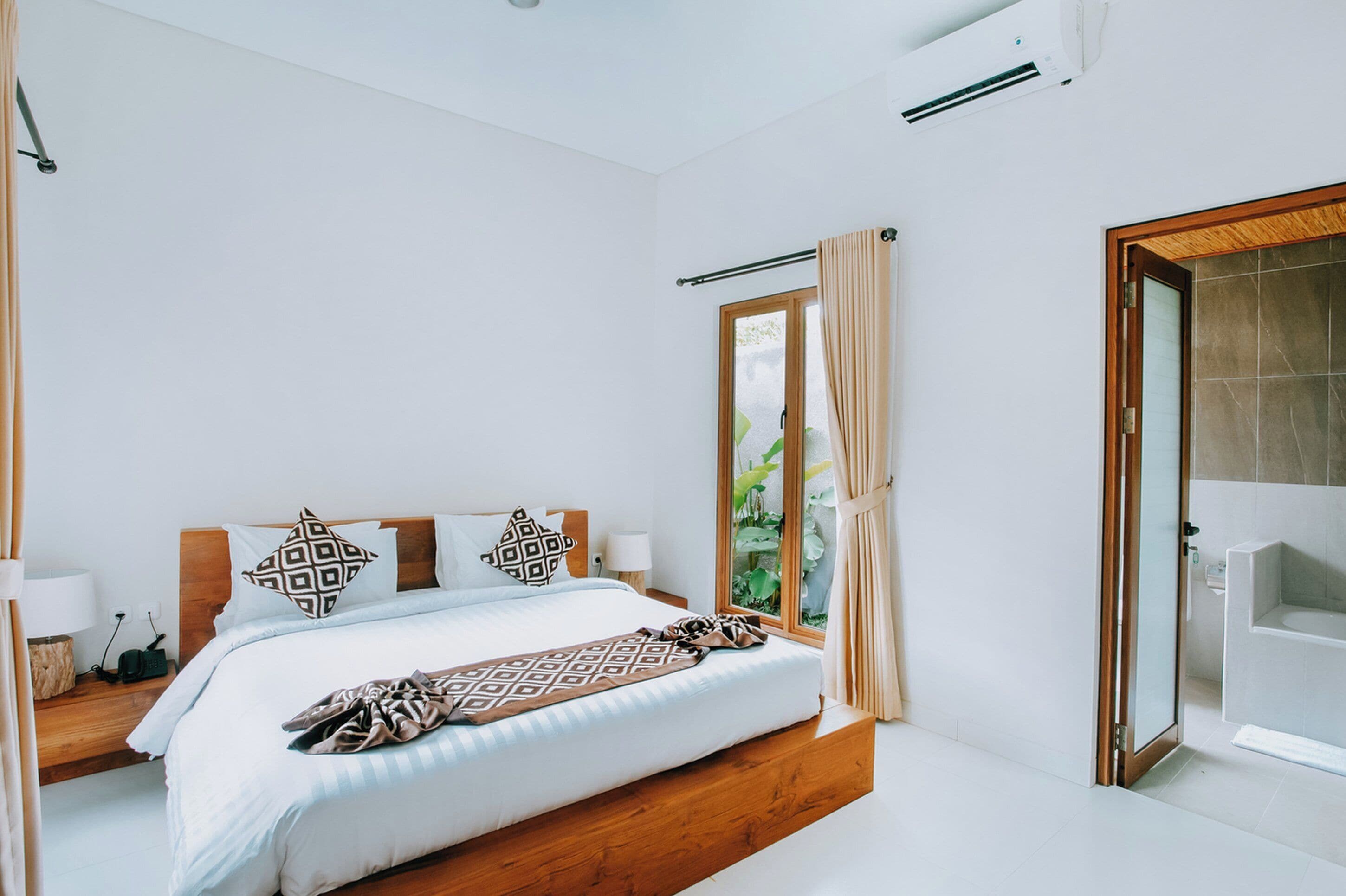 Desk, iron/ironing board, free WiFi, bed sheets