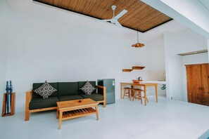 Premier Villa, 1 Bedroom | Living area | 43-inch Smart TV with digital channels - Mahayoga Ubud Villa (Ubud)