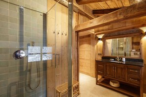 Hair dryer, towels - Chalet 400sqm | 1803 renovated Farm | Sauna |8Pool (Chamonix-Mont-Blanc)
