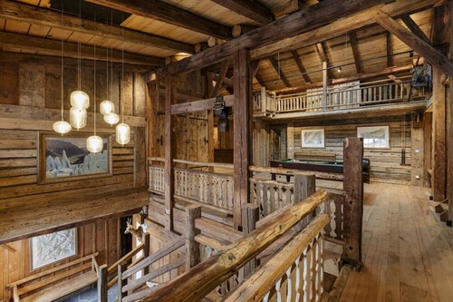 Lavancher - Chalet 400m2 | Ferme 1803 rénovée | Sauna |Billard