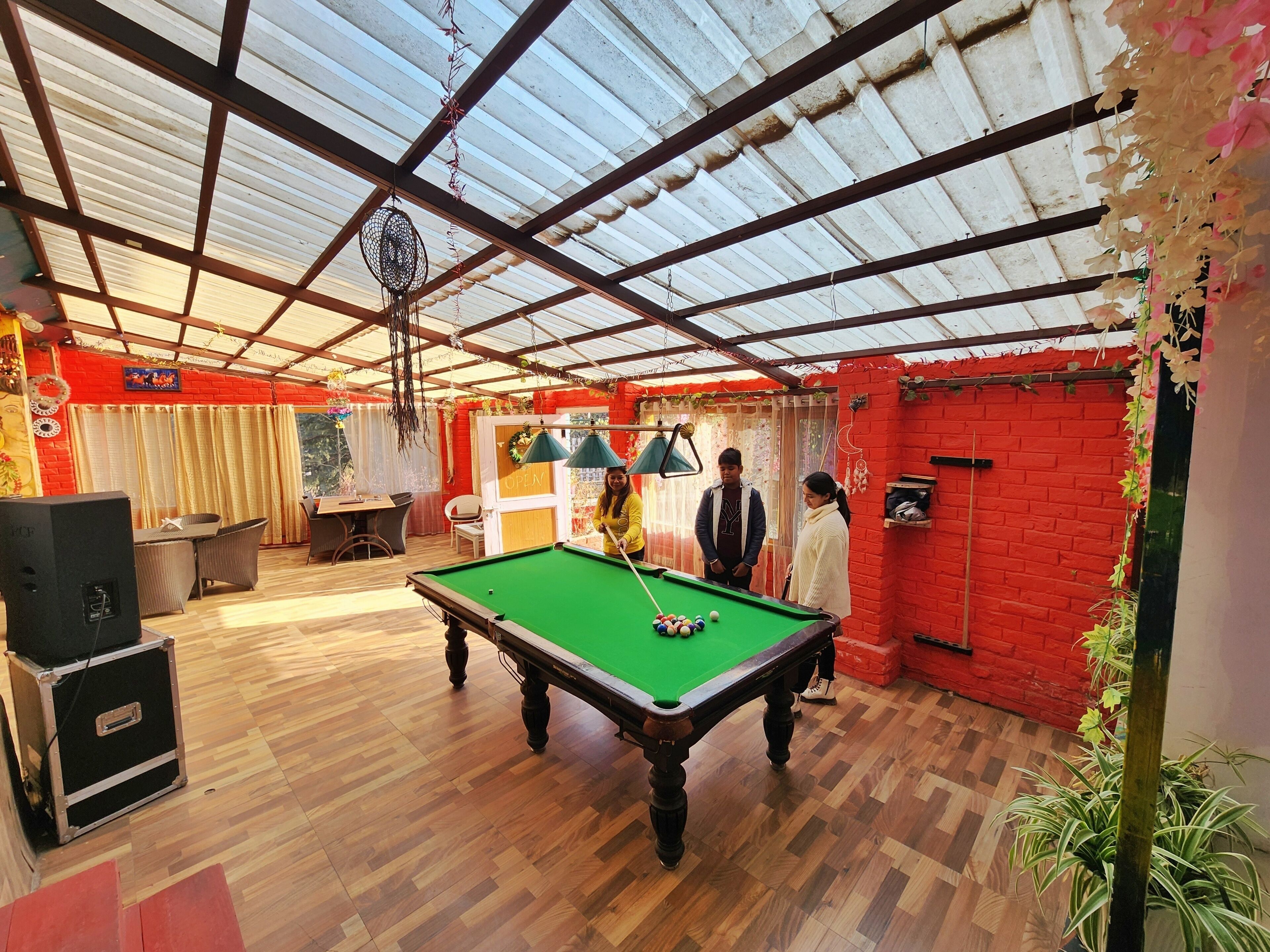 Tempat bermain anak – indoor