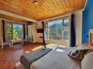 Panoramic Penthouse | Premium bedding, down comforters, individually furnished - Page 3 - Riverside Rooms & Bar (Manali)