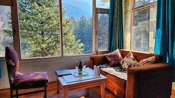 Superior Room | In-room dining