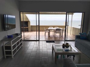 Family Apartment | Living area | Flat-screen TV - 5 Telena (eMdloti)