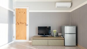 1 bedroom, free WiFi - Geoje Sunbeachoceanview Dog Pension (Geoje)