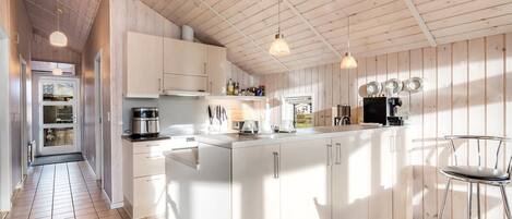 Fridge, dishwasher, cookware/dishes/utensils