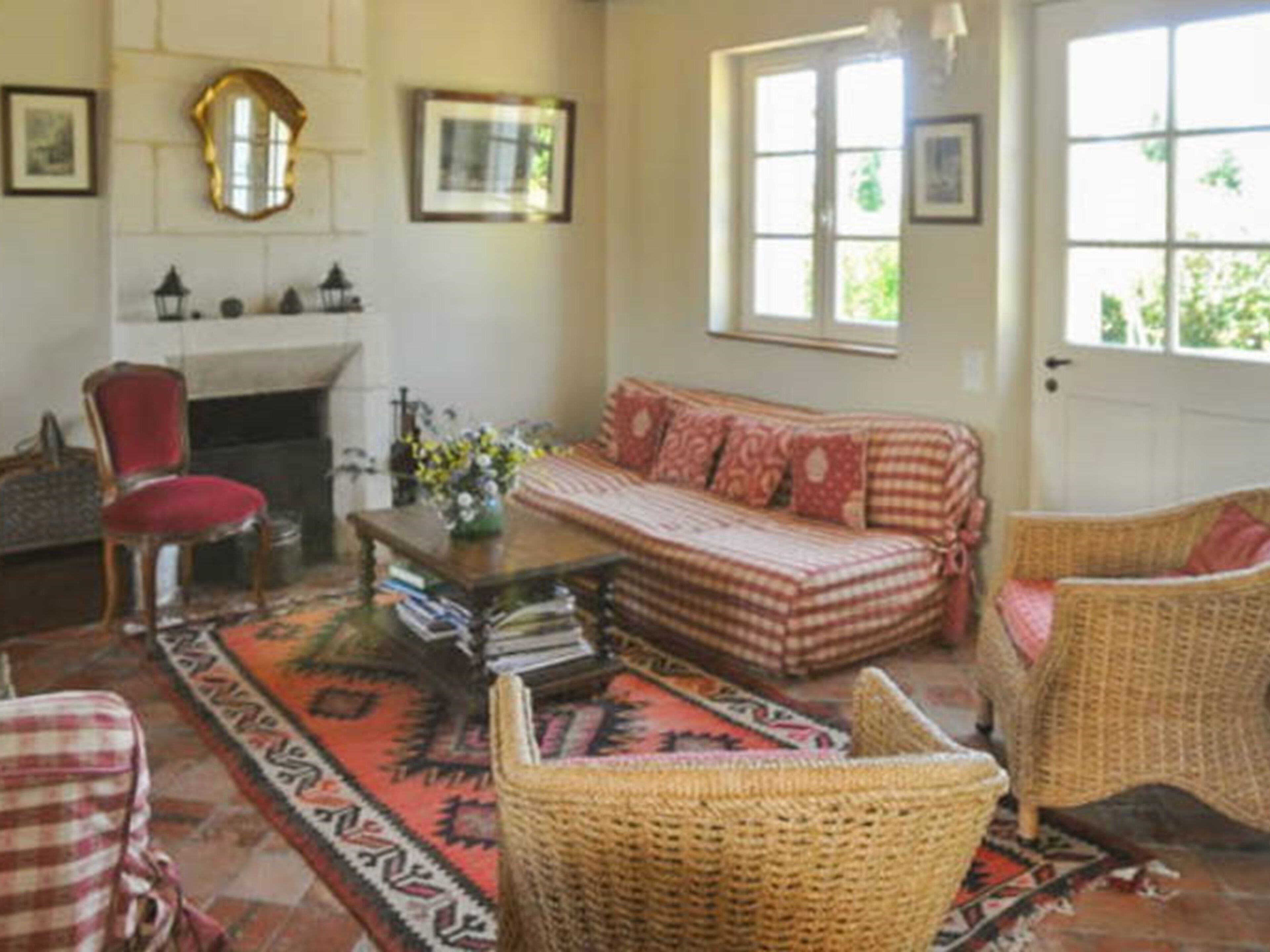 Télévision, cheminée