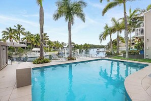 Pool - Jalynca: Waterfront Escape (Noosa)