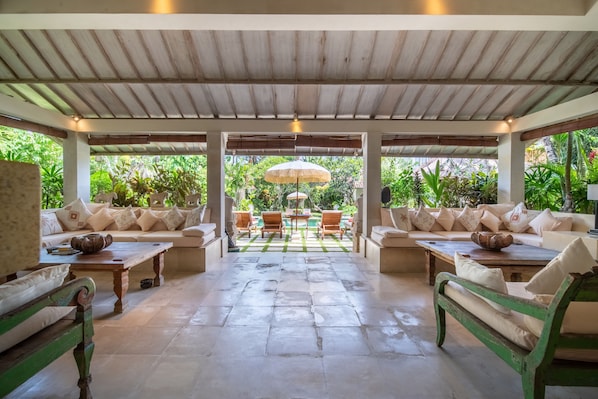 الإطلالة من المنشأة