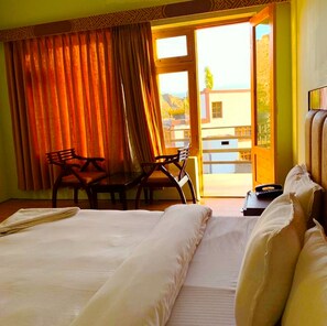 Deluxe Double Room | Desk, free WiFi, bed sheets - Niran Boutique Hotel (Leh)