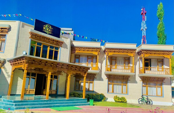 واجهة المنشأة