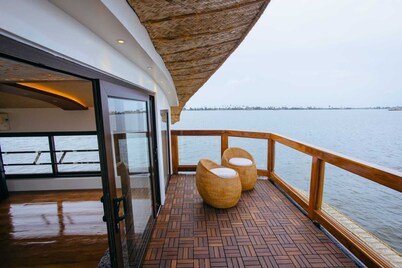 Luxury Houseboat