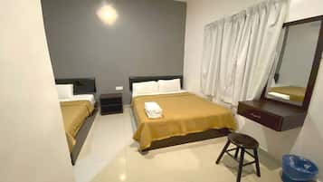 Superior Suite | Desk, laptop workspace, free WiFi, bed sheets