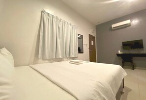 Suite familiar | Escritorio, espacio para trabajar con laptop y wifi gratis 