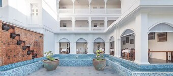 Lanna Inthan Hotel & Resort