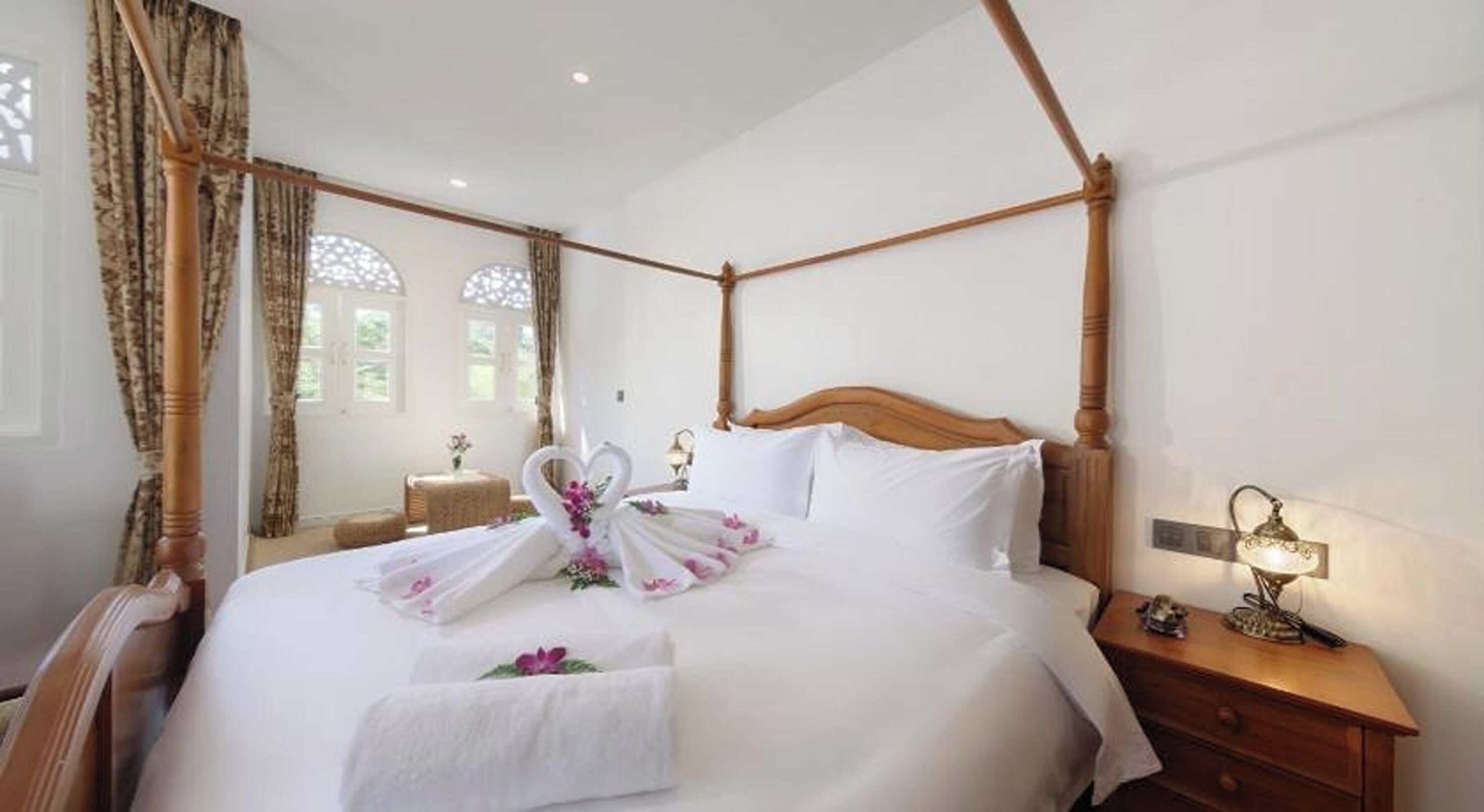 Deluxe Room, Garden View | Desk, free WiFi, bed sheets