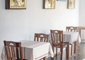 Frokost serveres, amerikanske retter