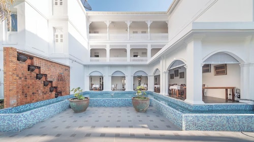 Lanna Inthan Hotel & Spa