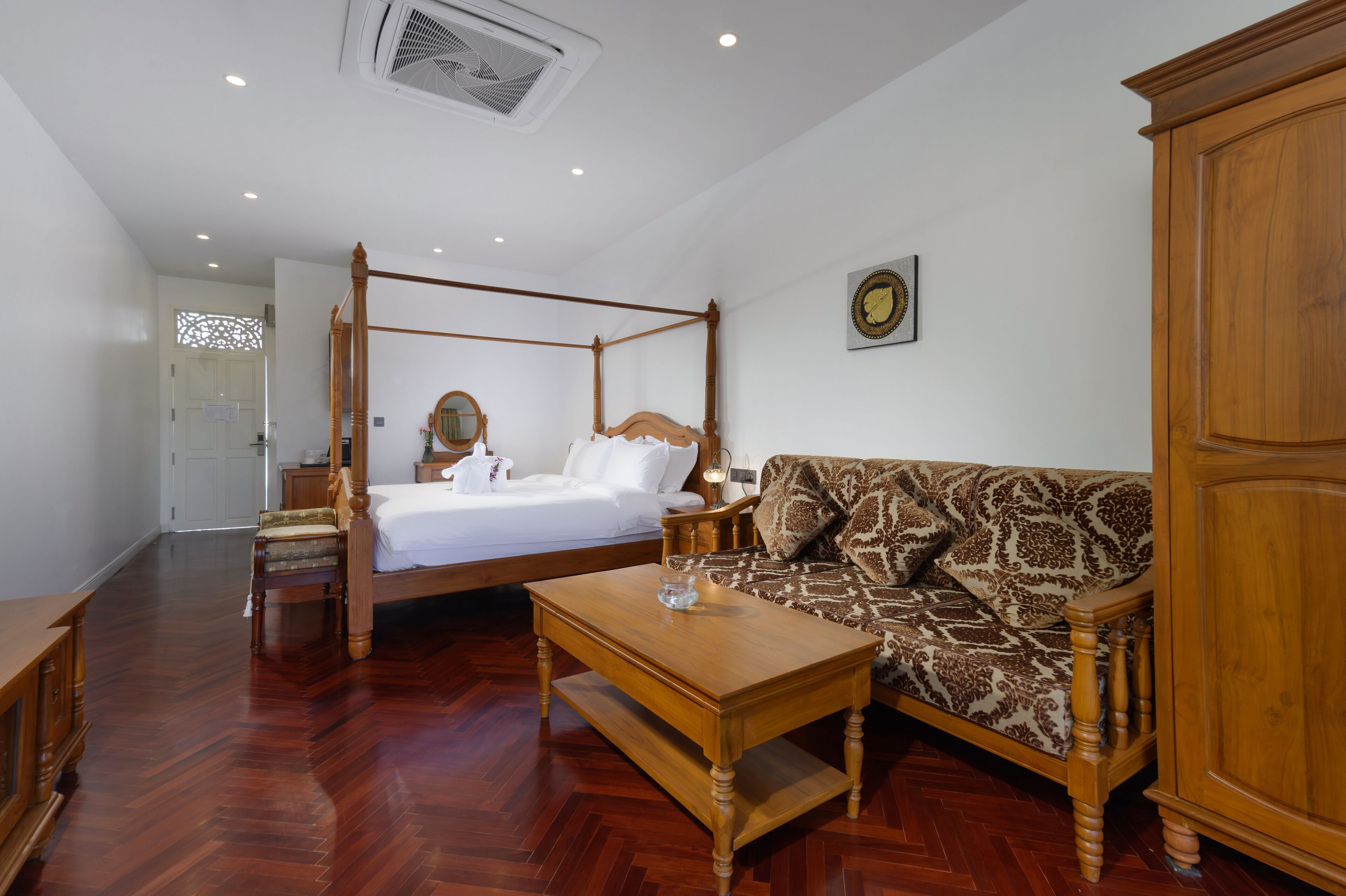 Superior Double Room | Desk, free WiFi, bed sheets