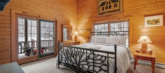 Cozy Log Cabin on the River | Fireplace | Loft