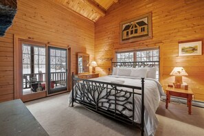 2 bedrooms, desk, WiFi, bed sheets