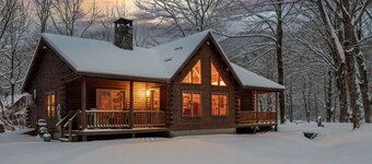 Cozy Log Cabin on the River | Fireplace | Loft
