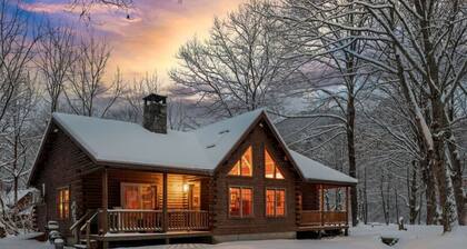Cozy Log Cabin on the River | Fireplace | Loft