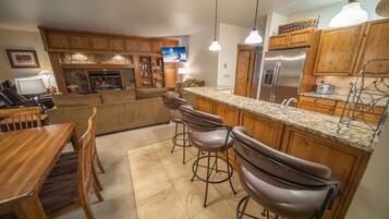 Premium Condo, 2 Bedrooms, Hot Tub, Resort View (Chateaux DuMont 2703) | Living area | Smart TV, fireplace