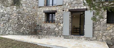 屋外ダイニングエリア