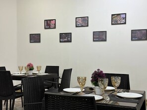 Kyl i allmänt utrymme, mikro i allmänt utrymme, ugn och spishäll