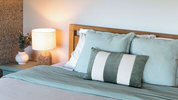 1 Schlafzimmer, Schreibtisch, Bügeleisen/Bügelbrett, Reisekinderbett
