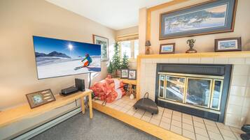 Condo (Liftside 20B) | Exterior