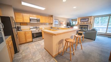 Condo (Liftside 20B) | Exterior