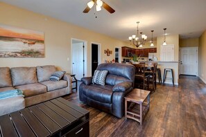 テレビ、テレビゲーム、DVD プレーヤー、書庫