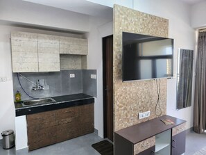 Kamar Eksekutif | Televisi