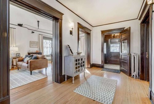 Noble Estate! Pet-Friendly w Hot Tub & Fire Pit