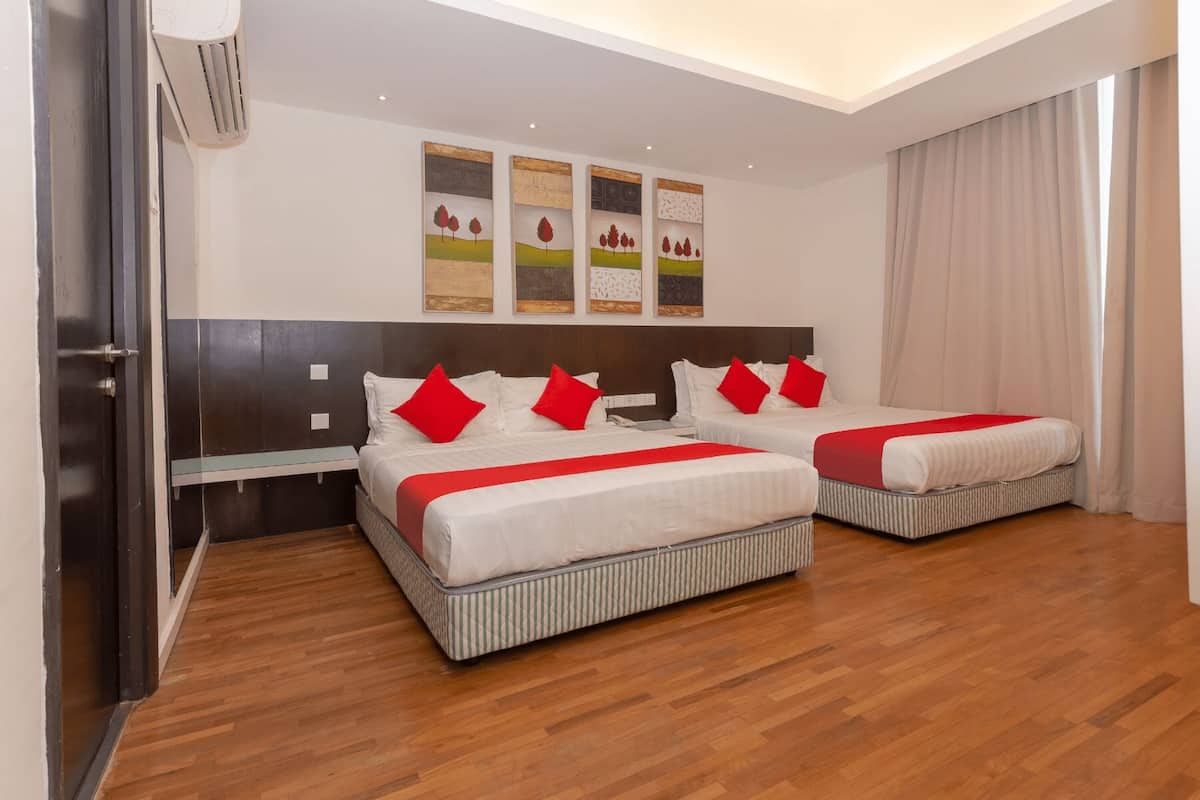 ห้องแฟมิลี่สำหรับสี่ท่าน | ตู้นิรภัยในห้องพัก, โต๊ะทำงาน, พื้นที่ทำงานแบบใช้แล็ปท็อป, ผ้าม่านกันแสง