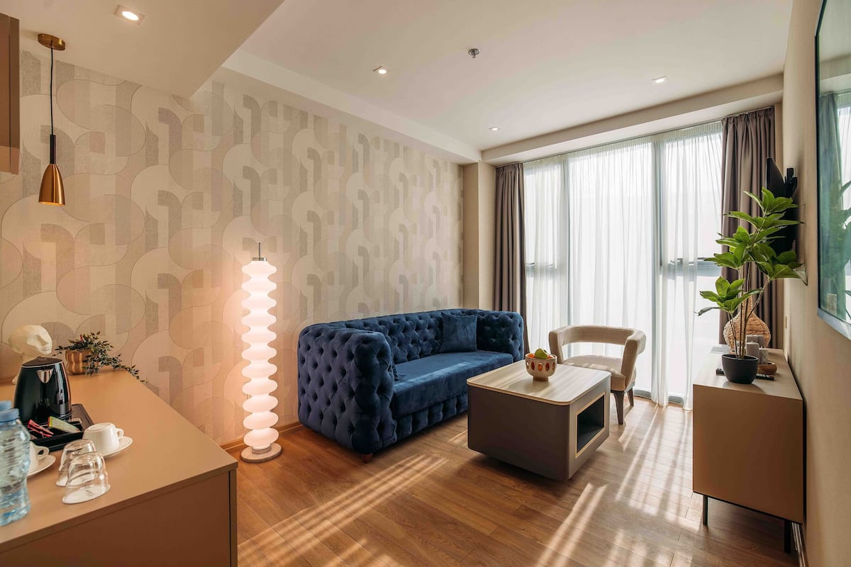 Business Double Room | Premium bedding, Select Comfort beds, minibar, in-room safe