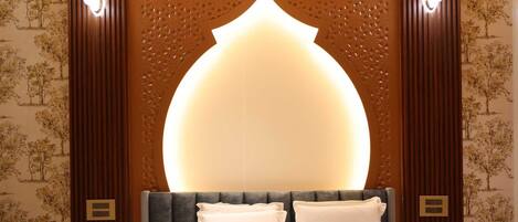 Deluxe Room, 1 King Bed