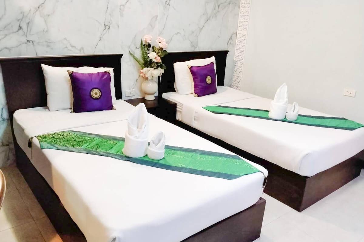 Basic Twin Room, Non Smoking | Desk, soundproofing, free WiFi