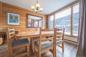 Exterior - Montezuma 1763 (Keystone)