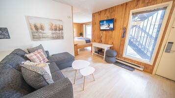 Condo (Key Condo 2930A) | Living area