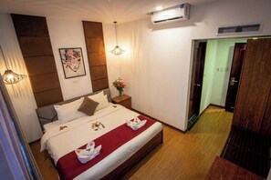 ห้องจูเนียร์สวีท | มินิบาร์, ตู้นิรภัยในห้องพัก, ห้องพักตกแต่งอย่างมีเอกลักษณ์