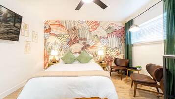 Iron/ironing board, WiFi, bed sheets